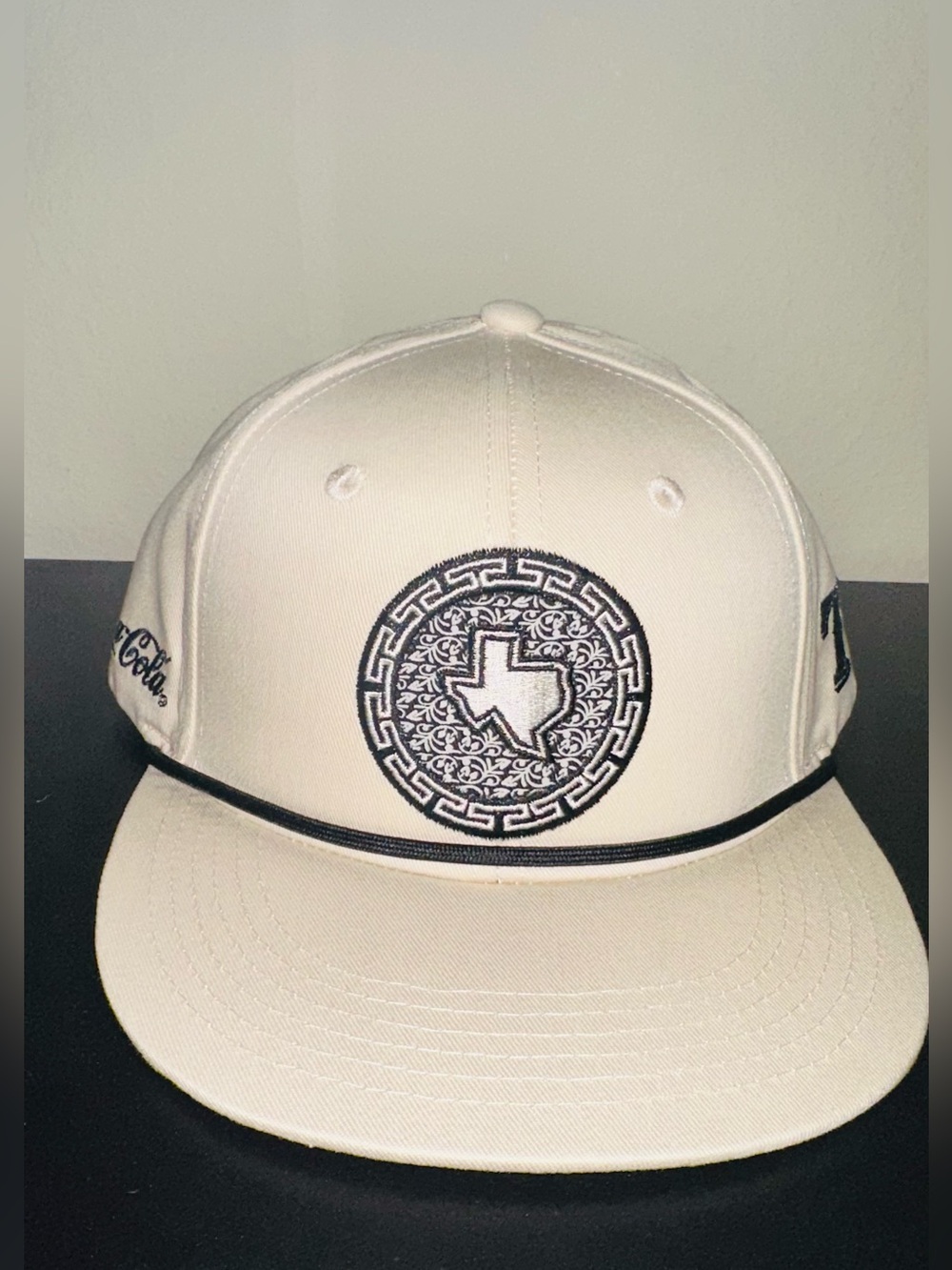 White Texas Emblem Snapback Hat - Unbranded